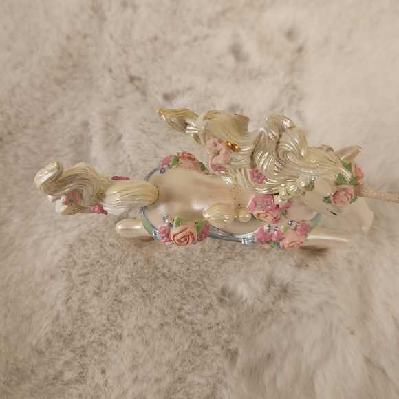 Vintage & Rare Carlton Cards Holiday Fantasy Unicorn Ornament - Picture 9 of 9